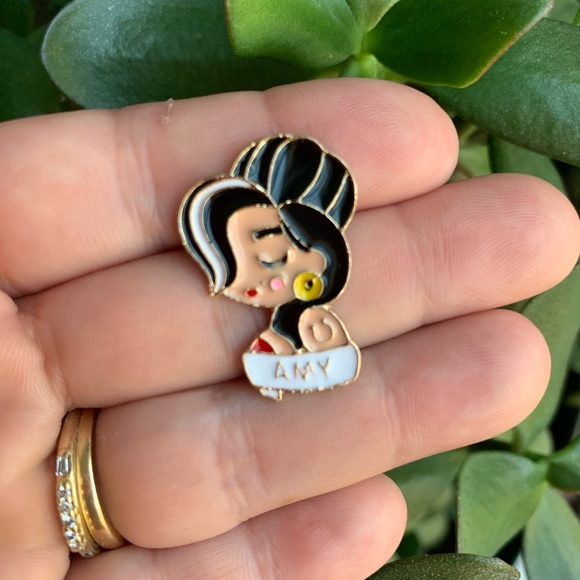 Jewelry - Brand new Amy Winehouse iconic people enamel pin